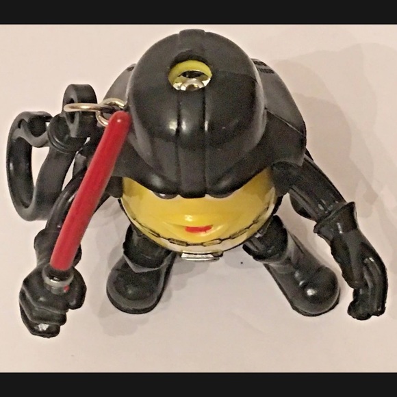 Star Wars Darth Vader M & M Mars Yellow Peanut Flashlight KeyChain - Picture 5 of 6